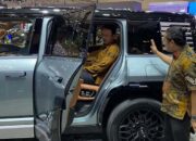 Ahok dan Ketua Gaikindo Tinjau Pameran GIIAS 2024