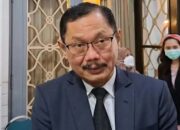 Dekan Unair Dipecat Usai Tolak Dokter Asing
