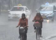 Hujan Lebat Guyur Jakarta, BMKG Beri Peringatan Penting