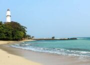Menikmati Keindahan Pantai Santolo di Garut