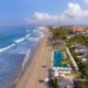 Menjelajahi Keindahan Pantai Seminyak di Bali