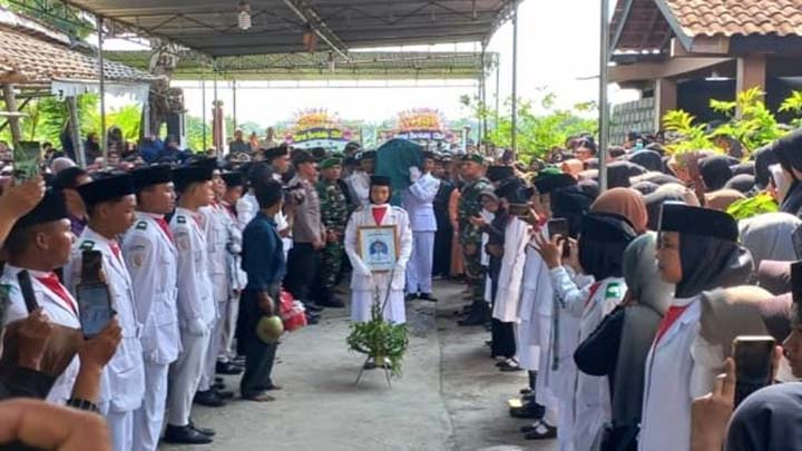 Perayaan Ultah Jadi Malapetaka, Ketua OSIS Tewas di Kolam
