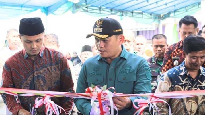 Pj. Wali Kota Tasikmalaya Resmikan Pasar Rakyat Purbaratu