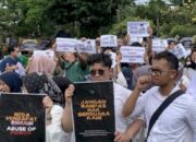 Ribuan Tanda Tangan Tolak Pemecatan Dekan FK Unair