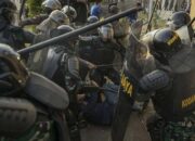 301 Orang Ditahan dalam Aksi Tolak RUU Pilkada di Senayan