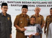 Baznas Garut Salurkan Rp622 Juta untuk Renovasi dan Modal Usaha