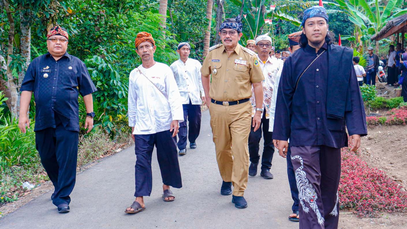 Kampung Adat Kuta Rayakan Tradisi Nyuguh di Ciamis