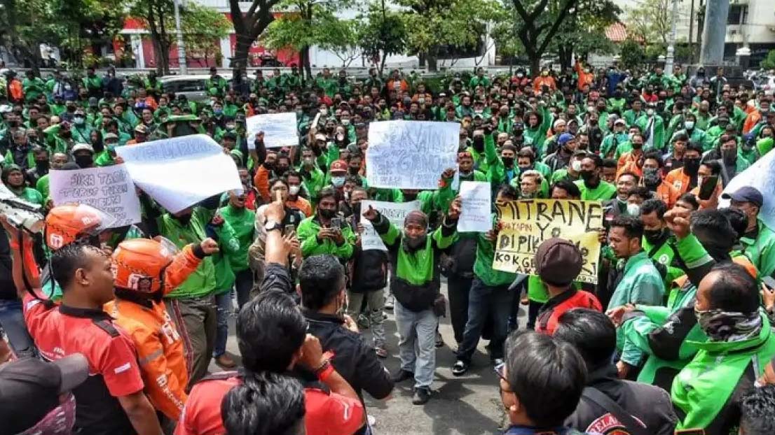 Pengemudi Ojol Protes Penonaktifan Akun yang Sering Terjadi