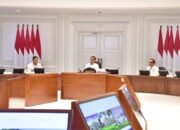 Presiden Jokowi Pimpin Rapat Terbatas di Istana Jakarta