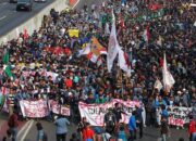 Protes Besar di DPR Ribuan Masa Desak Batalkan RUU Pilkada