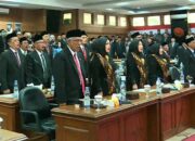 Ketua DPRD Tasikmalaya H. Aslim Pimpin Sumpah Anggota DPRD Baru