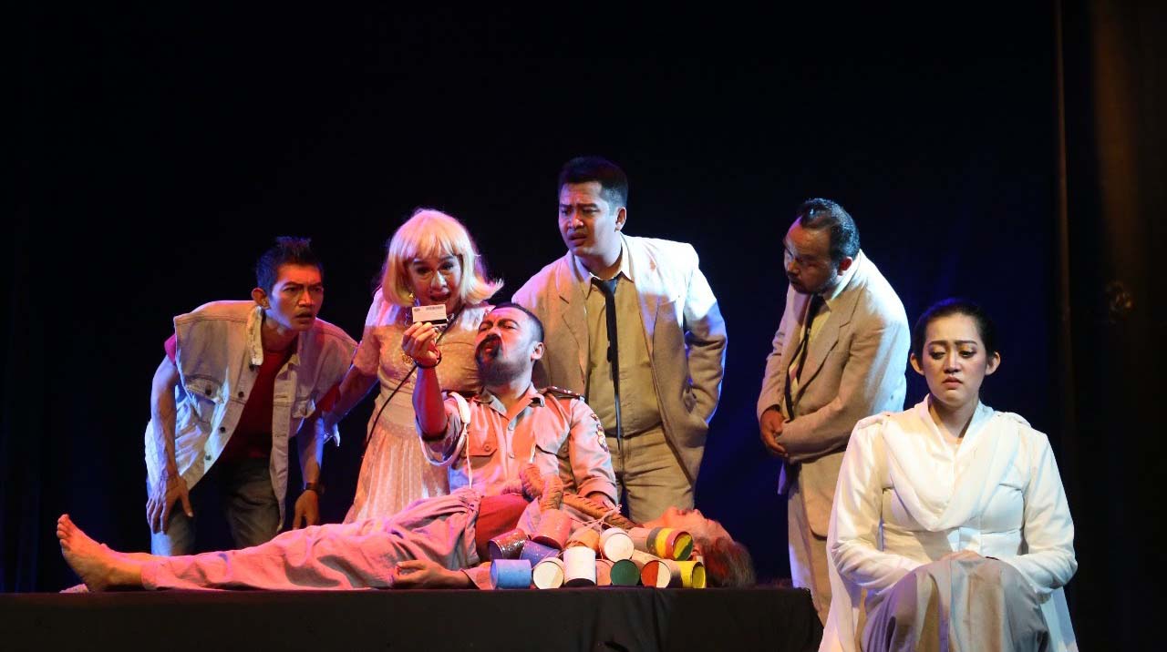 Teater Sunda Kiwari dengan bangga melanjutkan tradisi bersejarah dengan mengumumkan penyelenggaraan Festival Drama Basa Sunda (FDBS) XXII,