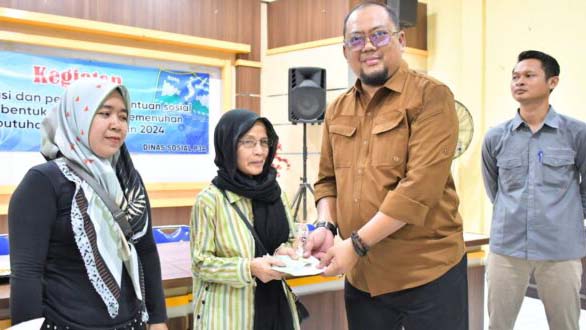 Sekda Banjar Pantau Penyaluran Bantuan Sosial Tunai di Hegarsari