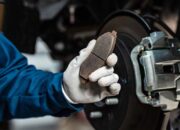 5 Cara Mudah Mengecek Rem Mobil untuk Menjamin Keamanan Berkendara