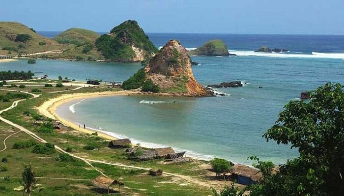 Pesona Alam dan Keunikan Pantai Kuta Lombok yang Menenangkan