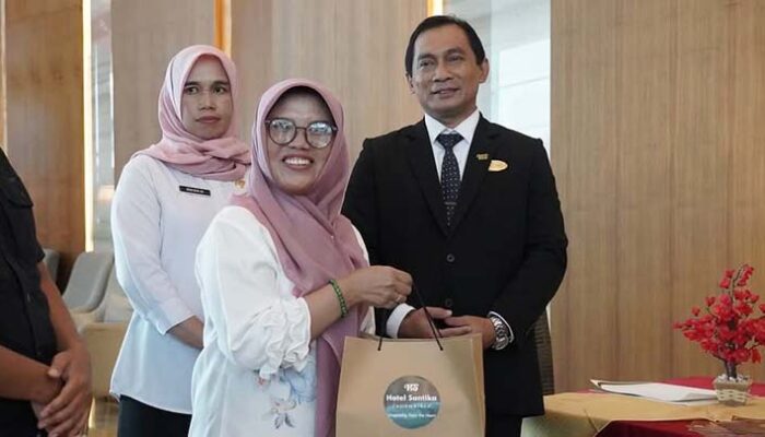 Hotel Santika Dukung Kegiatan Sosial Bakul Tasik untuk Masyarakat