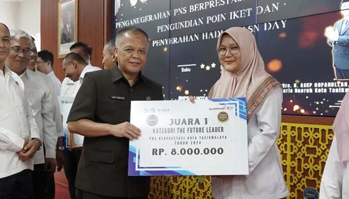 Pemkot Tasikmalaya Apresiasi PNS Berprestasi di Hari ASN 2024
