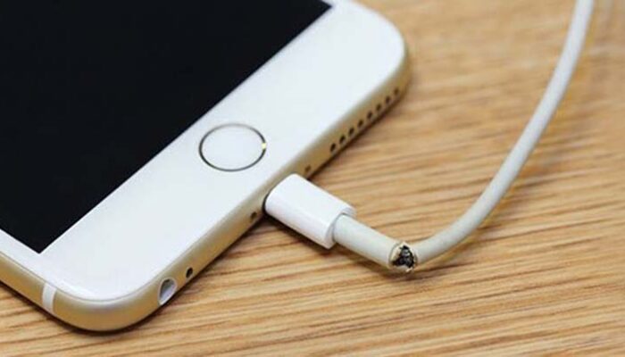 5 Ciri Kabel Charger Rusak yang Harus Segera Kamu Ketahui!
