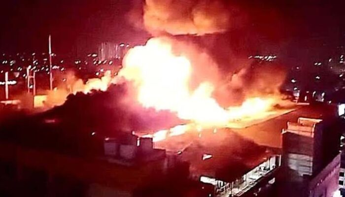 Kebakaran di Glodok Plaza, Api Berhasil Dipadamkan Setelah 8 Jam