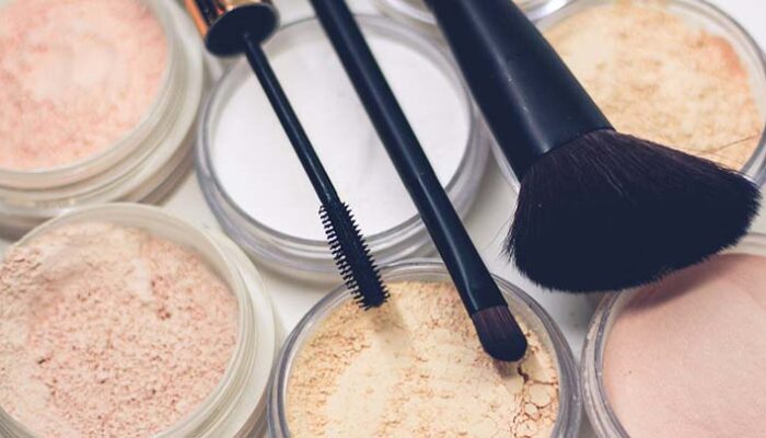 4 Jenis Bedak yang Wajib Kamu Tahu untuk Makeup Sempurna