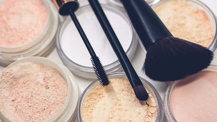 4 Jenis Bedak yang Wajib Kamu Tahu untuk Makeup Sempurna