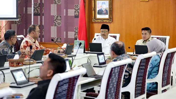 Kemensos dan Seskab Matangkan Persiapan 53 Sekolah Rakyat