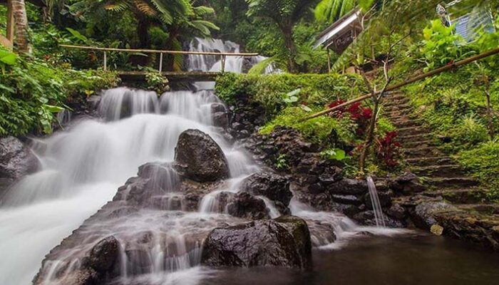 Pesona Air Terjun Jembong, Destinasi Sejuk nan Instagramable di Bali Utara
