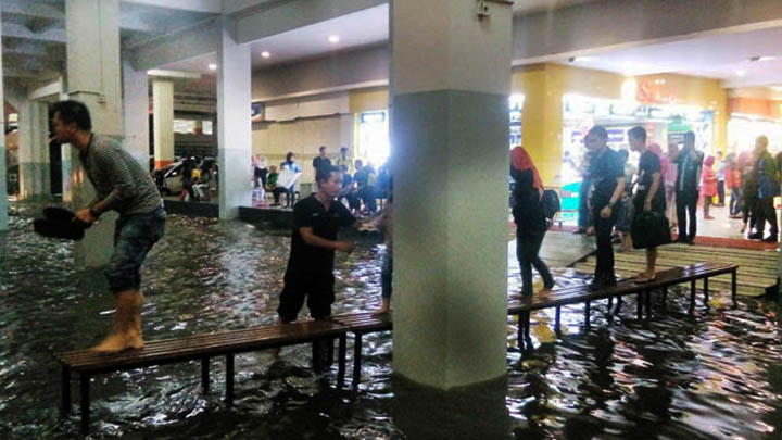 Banjir Lagi di Tasik, Warganet Sindir Wali Kota Hadir Saat Seremoni Saja