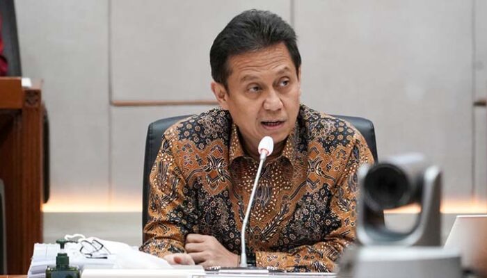 Pernyataan Kontroversial Menkes Budi Gunadi Picu Protes 121 Guru Besar UI