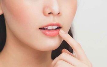 Tips Alami Merawat Bibir Kering Tanpa Lip Balm