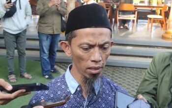 Al Mumtaz Tolak Penampilan Hindia dalam Konser “Ruang Bermusik” di Tasikmalaya