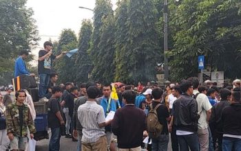 Oknum ASN Hingga Anggota Dewan Punya Bisnis Dapur MBG, Mahasiswa Demo DPRD Kota Tasikmalaya