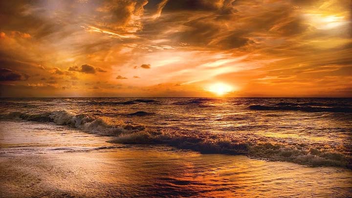 Menikmati Sunset Spektakuler di Pantai Wohkudu