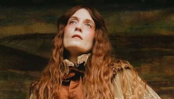 Lagi Tren! Bronte Waves Bikin Tampilan Edgy tapi Tetap Elegan