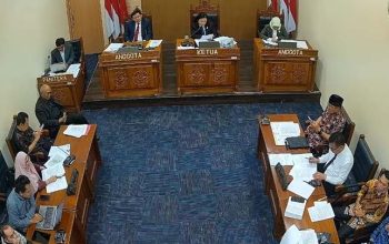 Sidang Ijazah Jokowi Memanas, KIP Perintahkan UGM Lakukan Uji Konsekuensi dalam 2 Minggu